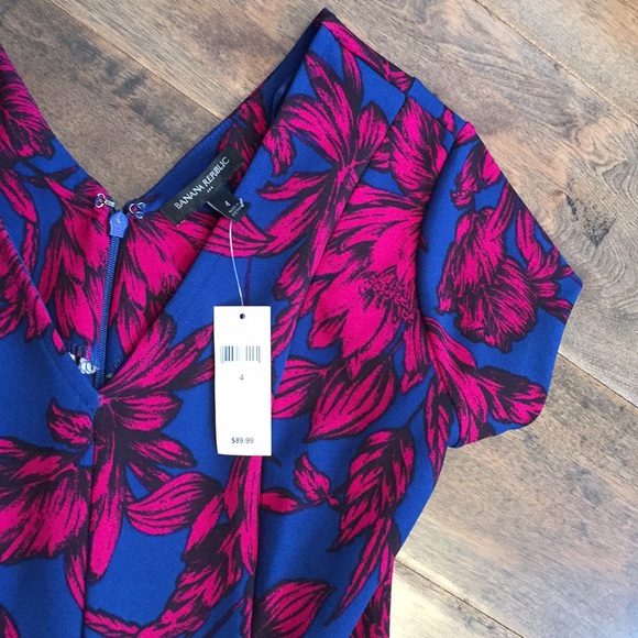 Banana Republic Dresses & Skirts - NWT Banana vibrant floral dress!